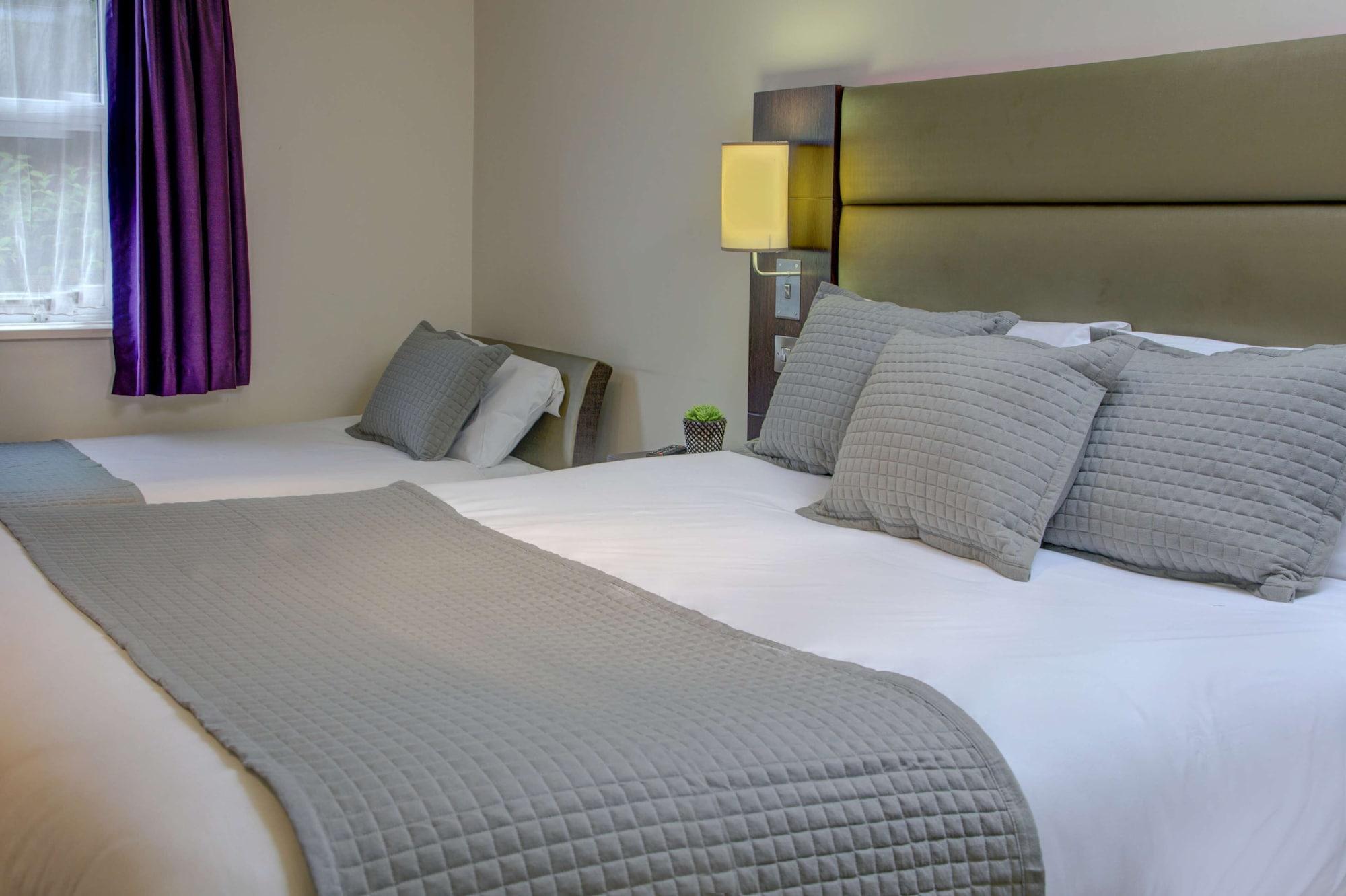 Premier Inn Huddersfield West Exterior foto