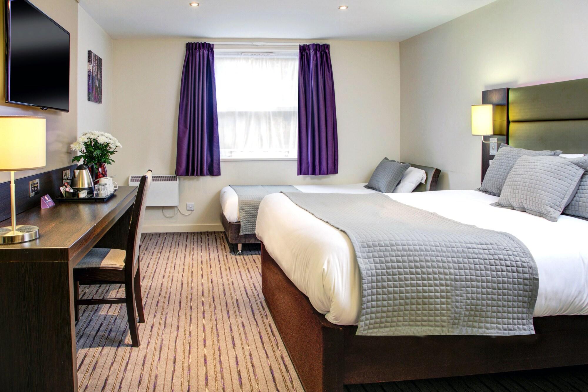 Premier Inn Huddersfield West Exterior foto